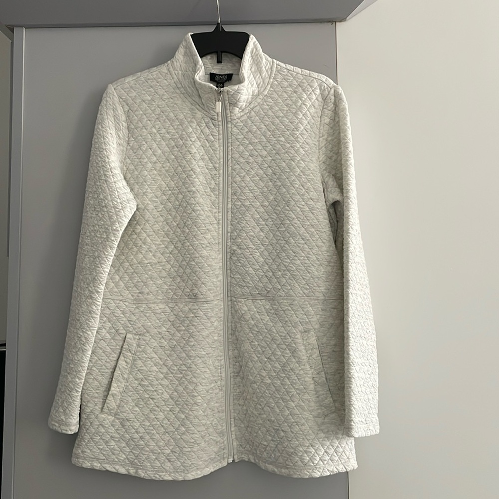 Jones New York, pearl grey sweater